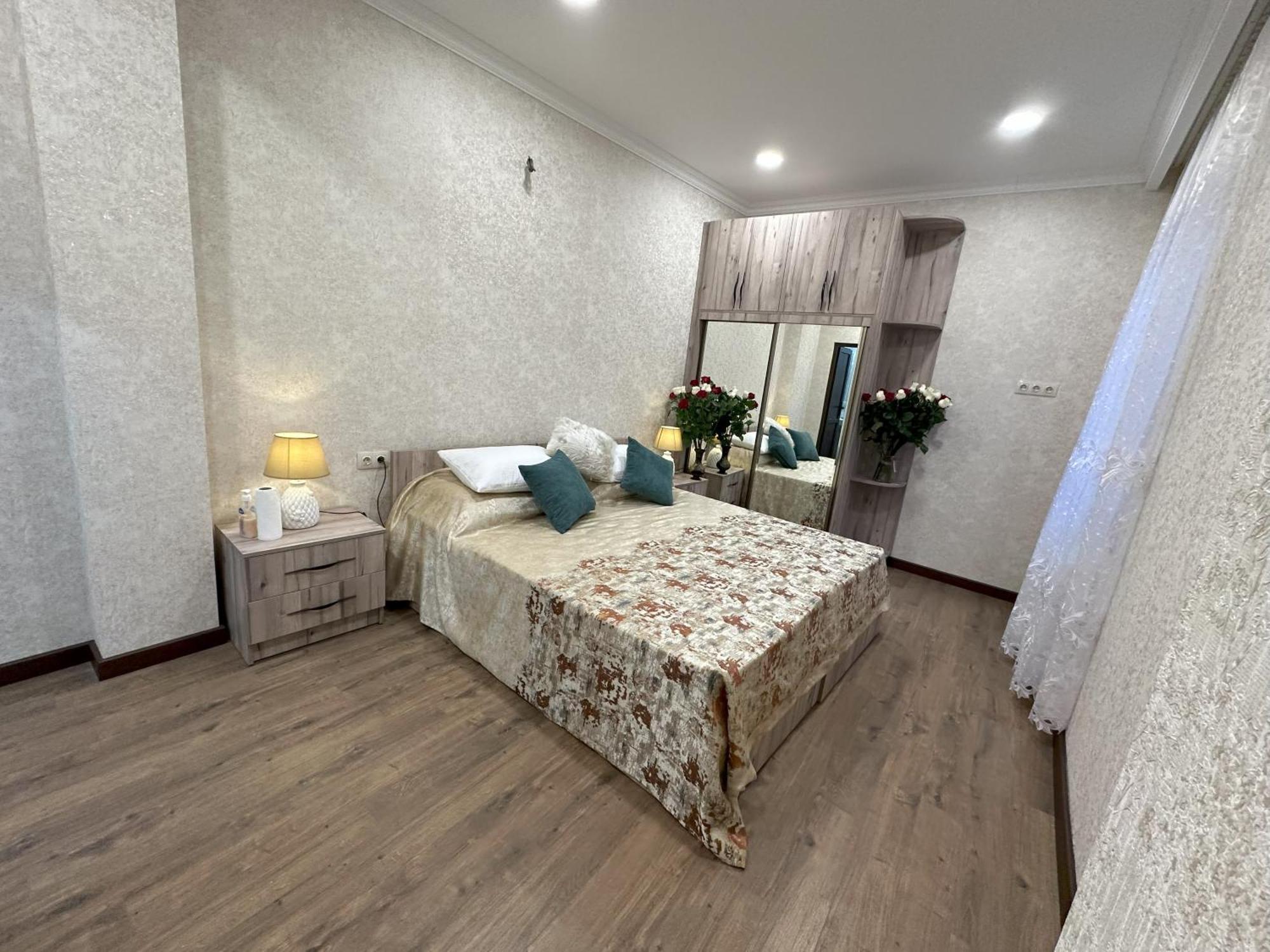 Three Palms Guest House Тбилиси Экстерьер фото
