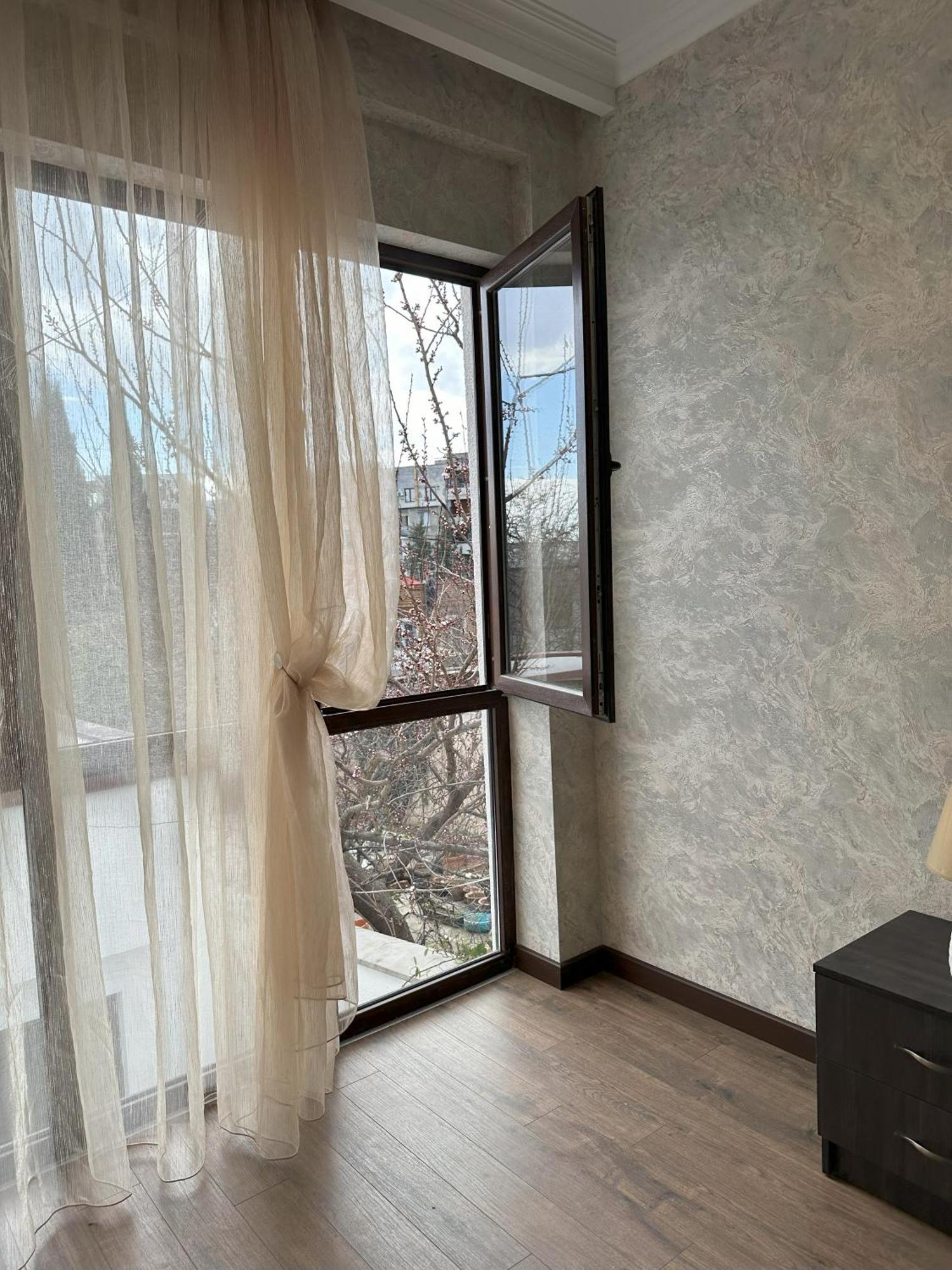 Three Palms Guest House Тбилиси Экстерьер фото