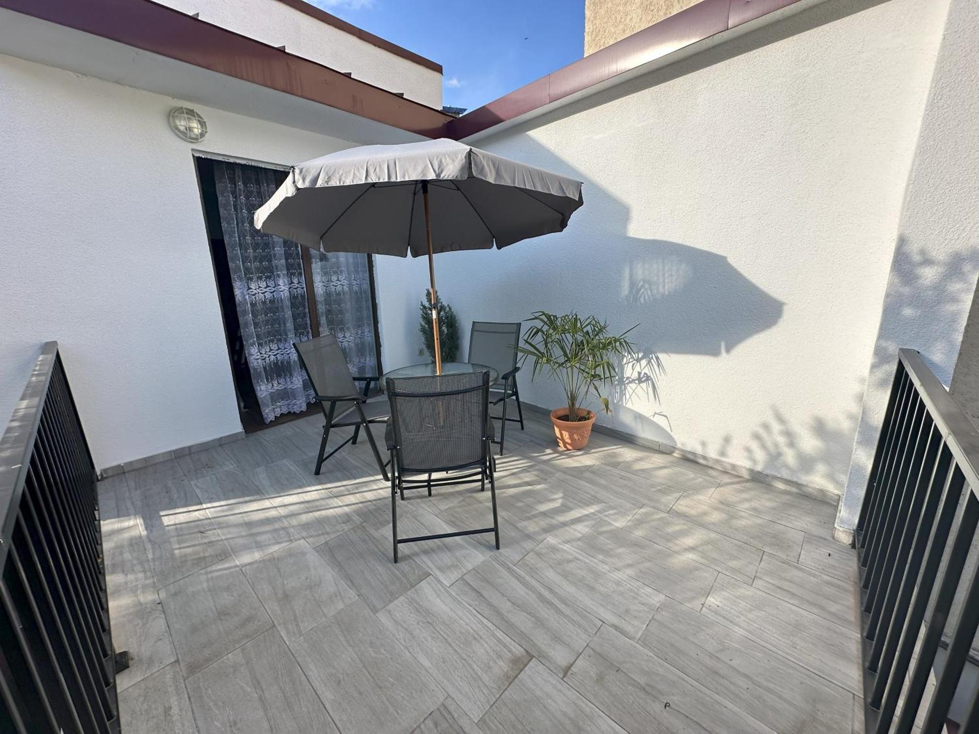 Three Palms Guest House Тбилиси Экстерьер фото
